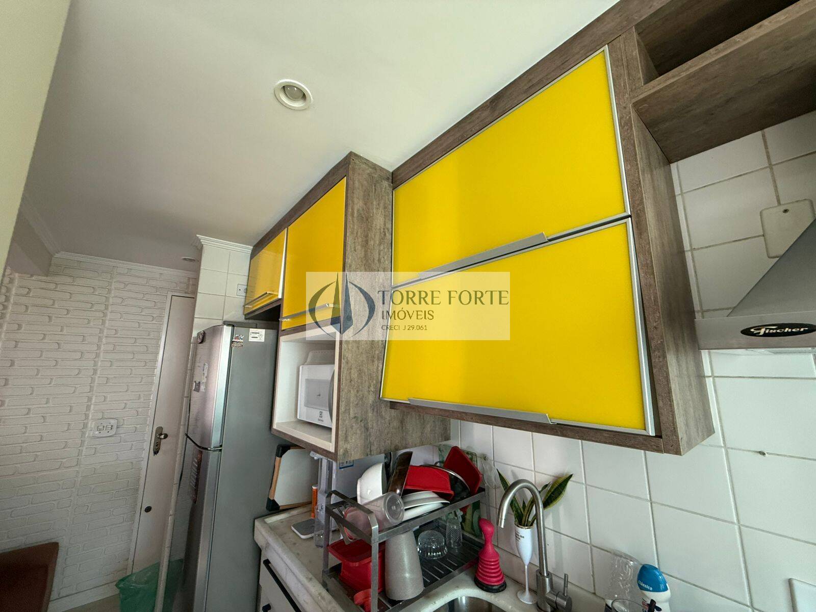 Apartamento à venda com 2 quartos, 65m² - Foto 4