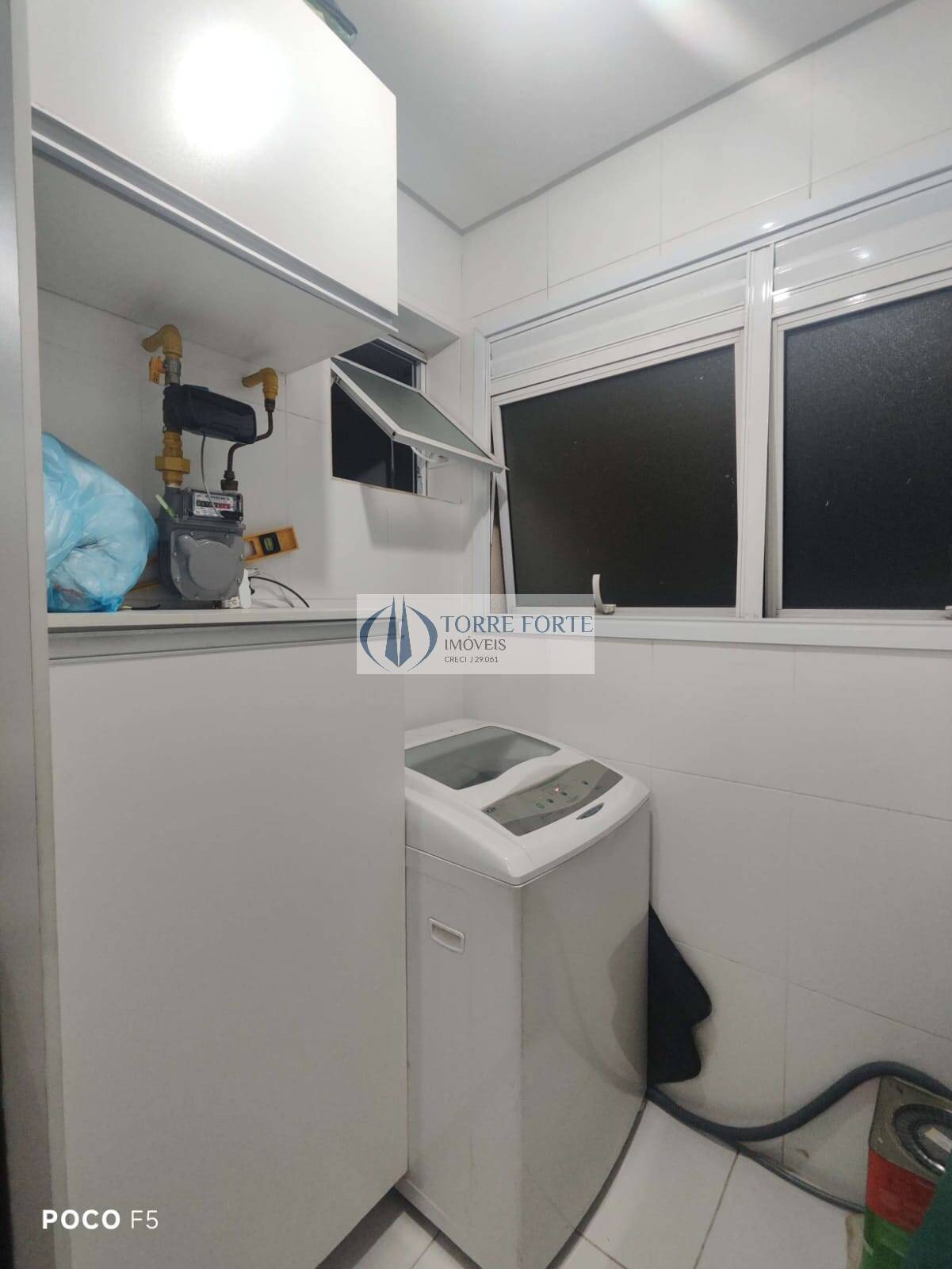 Apartamento à venda com 3 quartos, 90m² - Foto 2