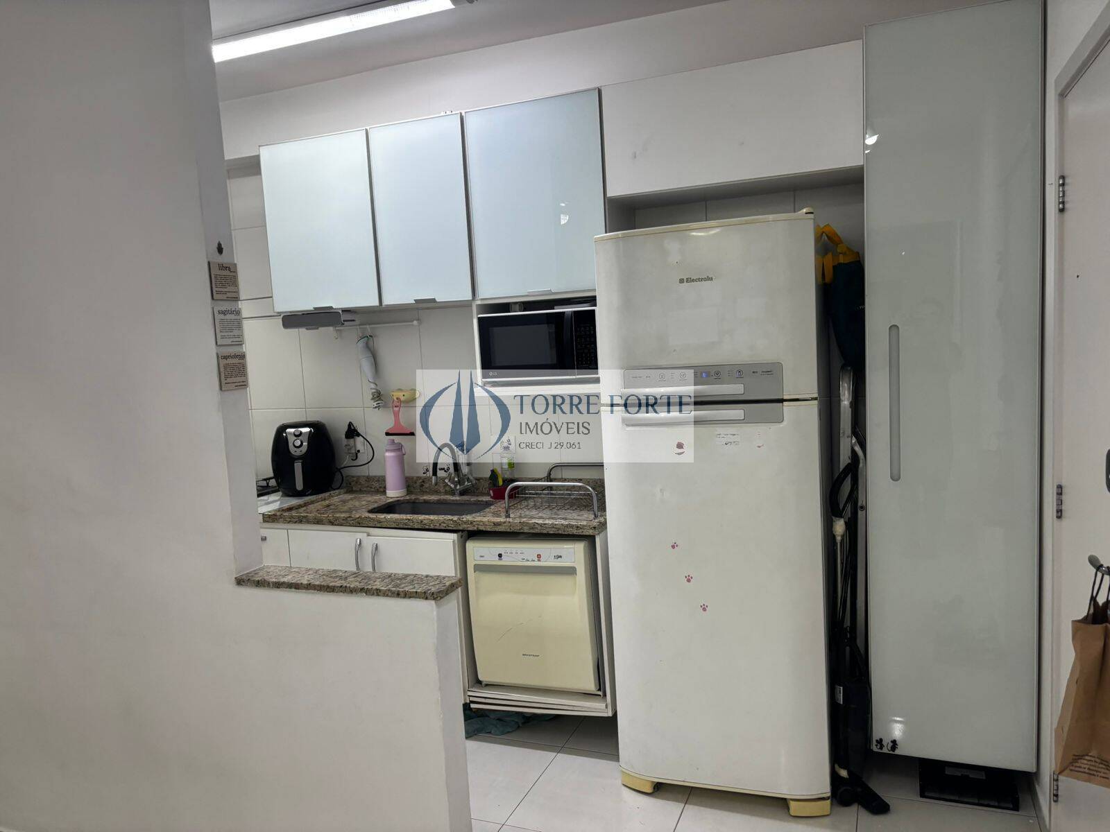 Apartamento à venda com 2 quartos, 48m² - Foto 18