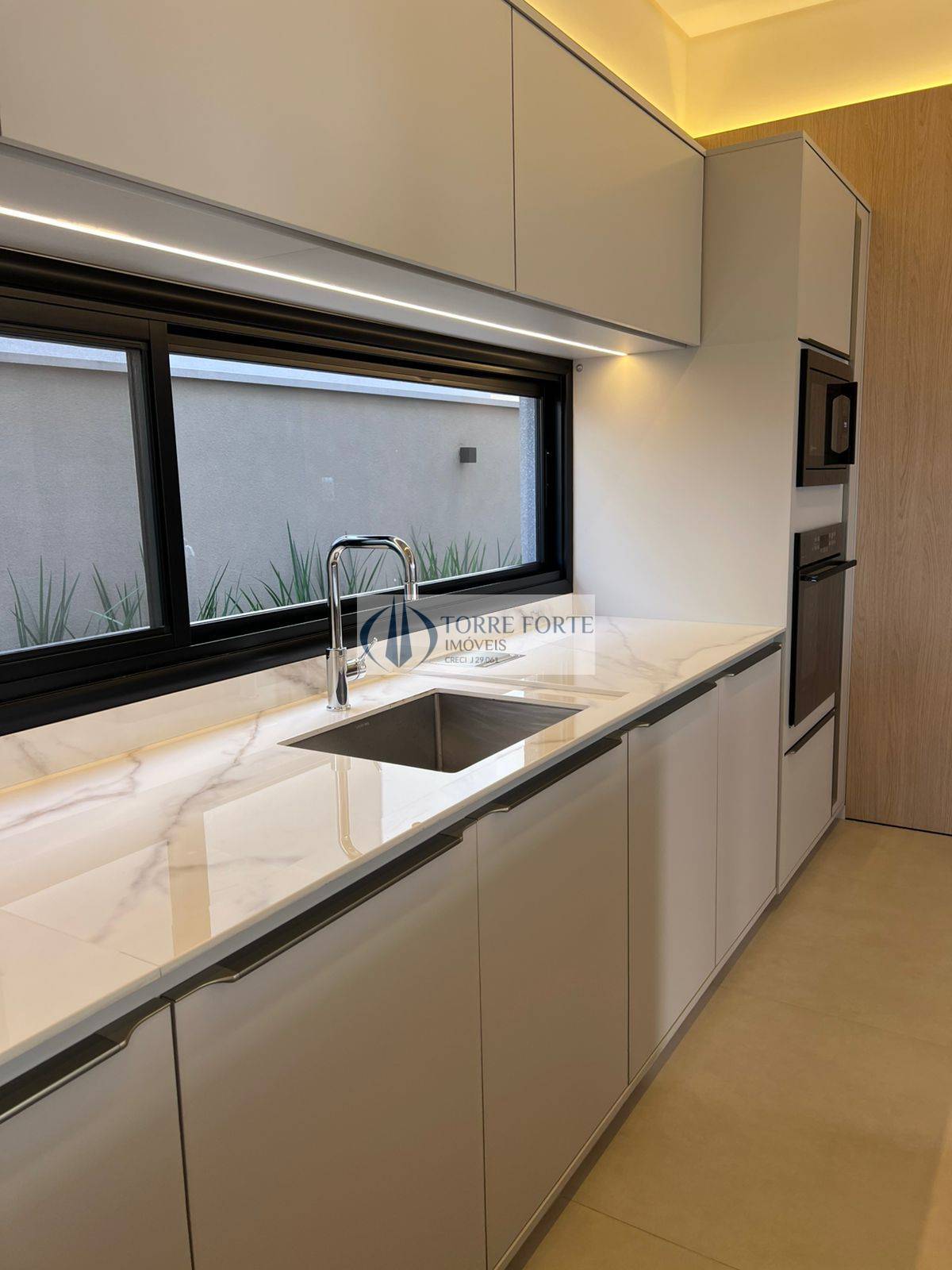 Casa, 5 quartos, 408 m² - Foto 2