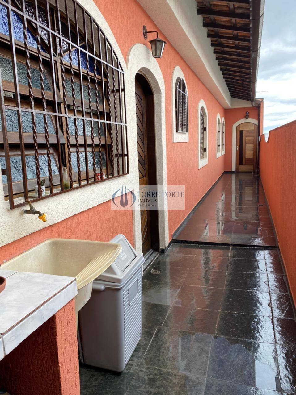 Casa, 3 quartos, 236 m² - Foto 1