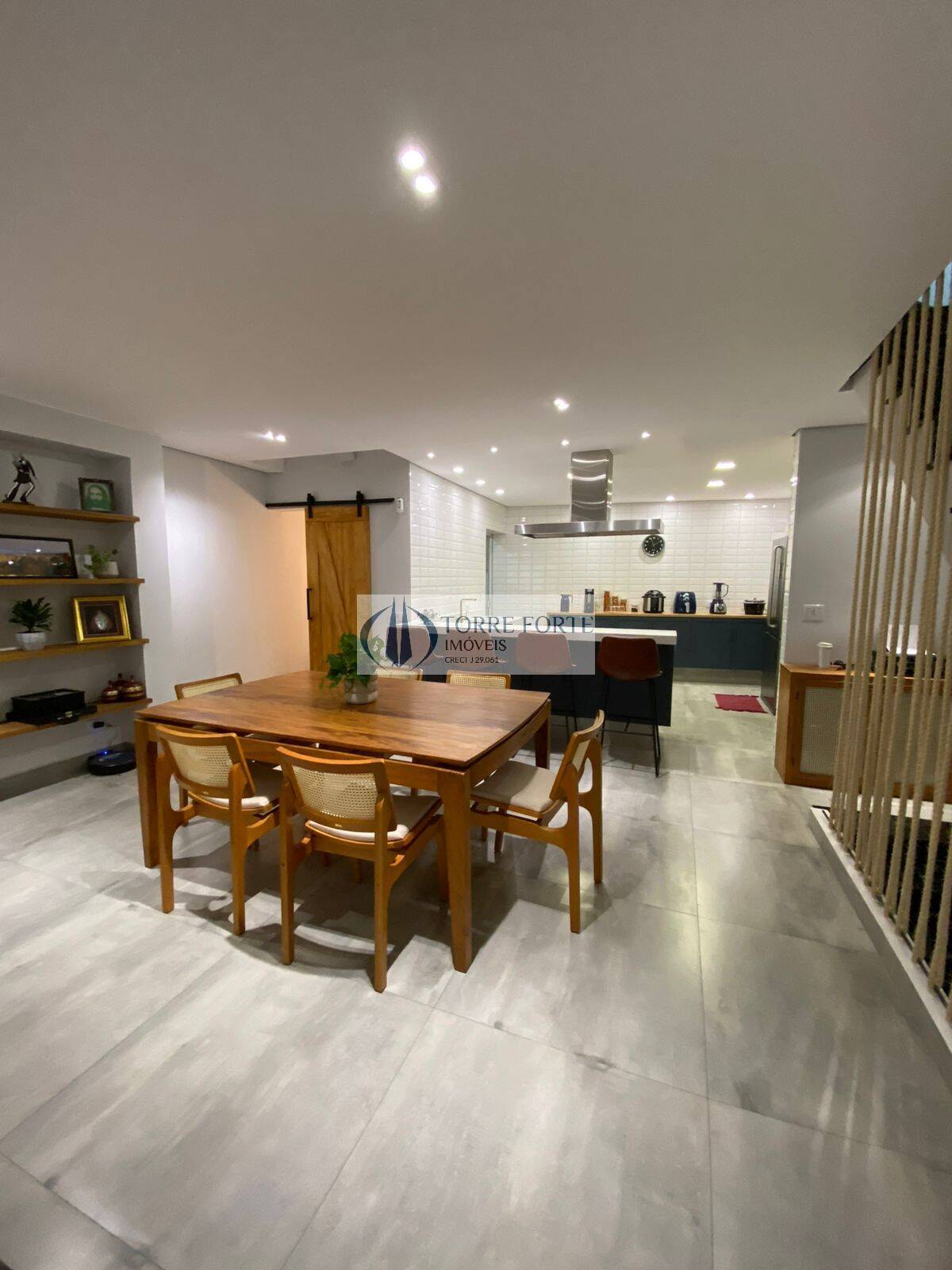 Casa, 3 quartos, 250 m² - Foto 1