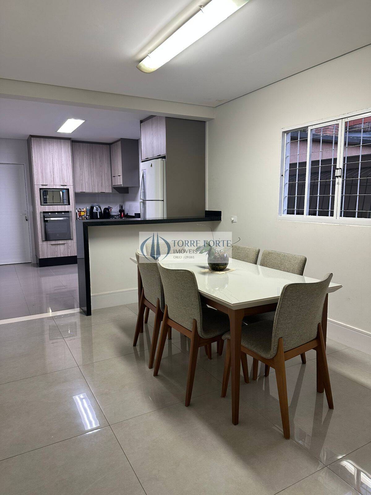 Casa, 3 quartos, 236 m² - Foto 2