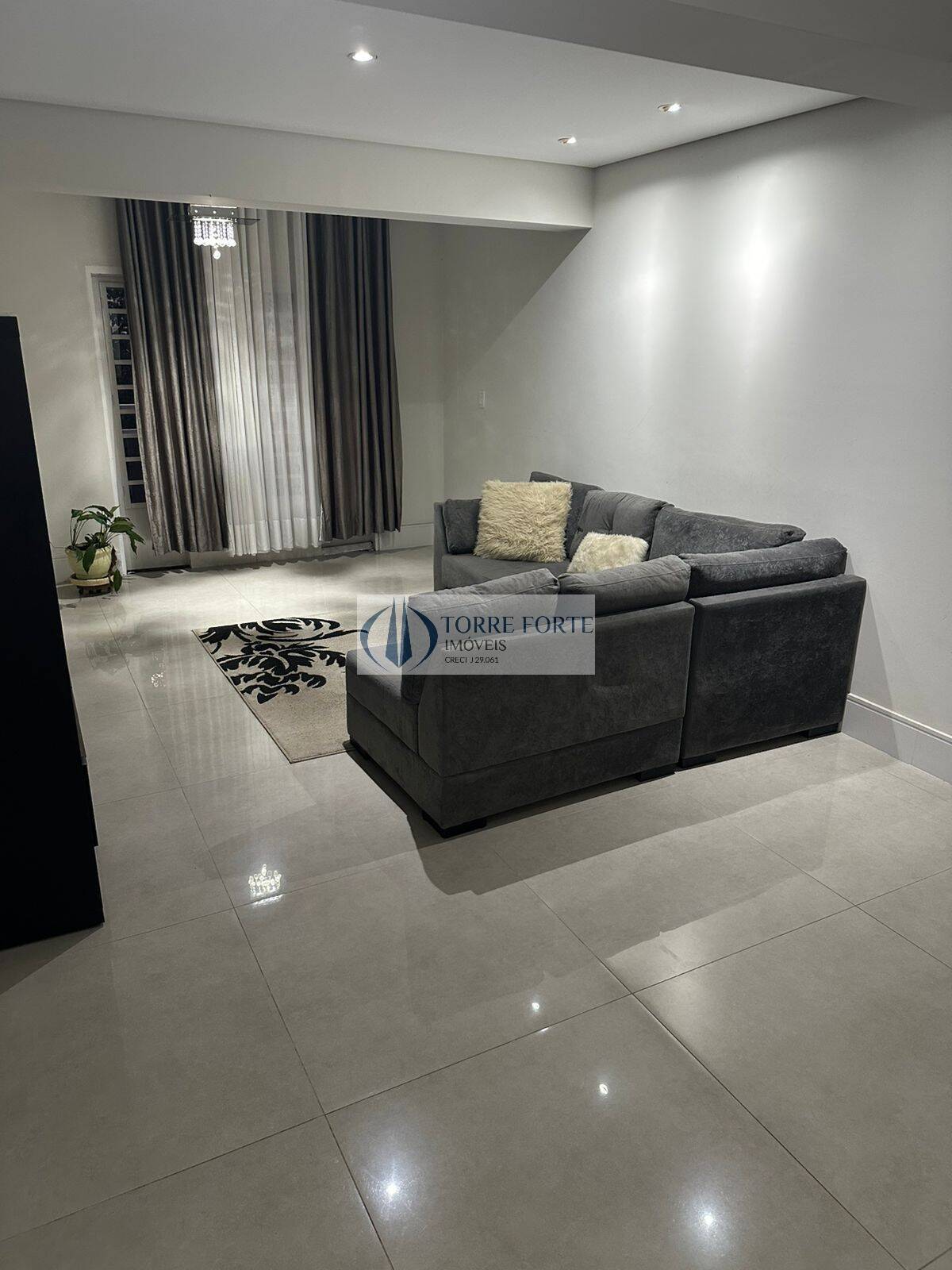 Casa, 3 quartos, 236 m² - Foto 3