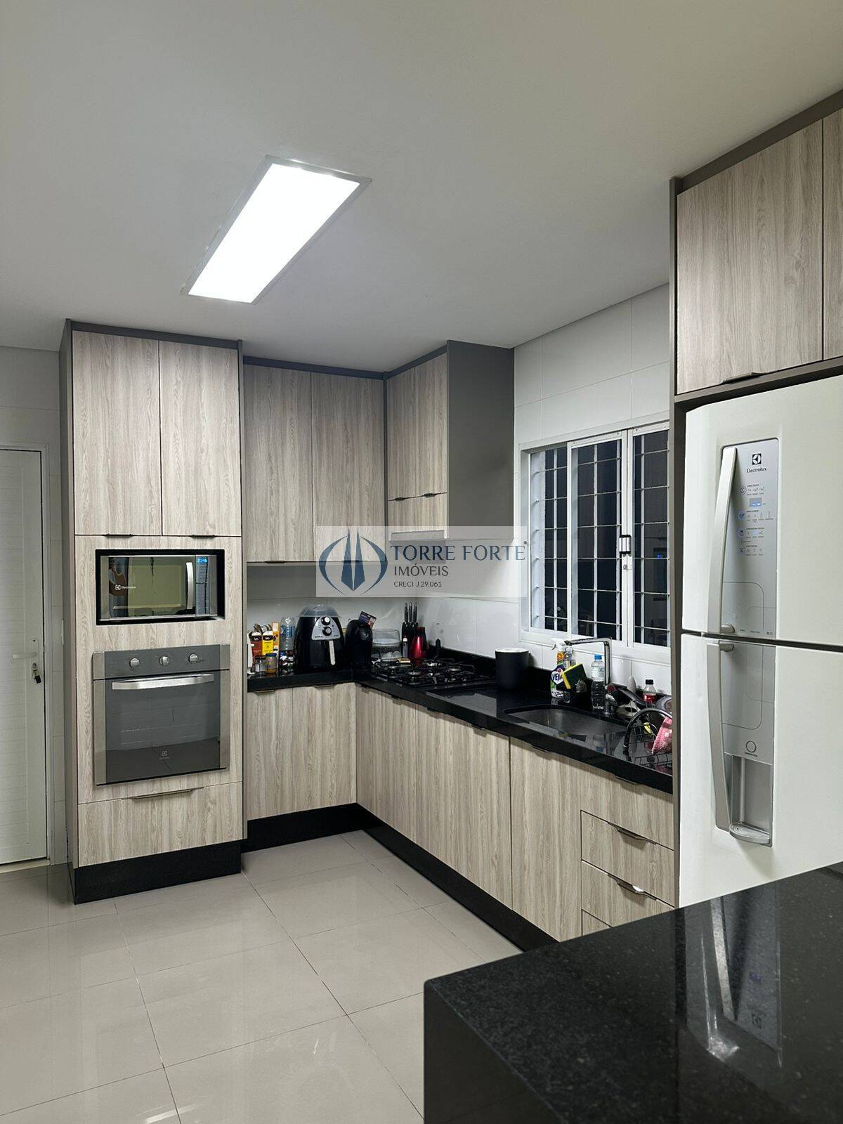 Casa, 3 quartos, 236 m² - Foto 1