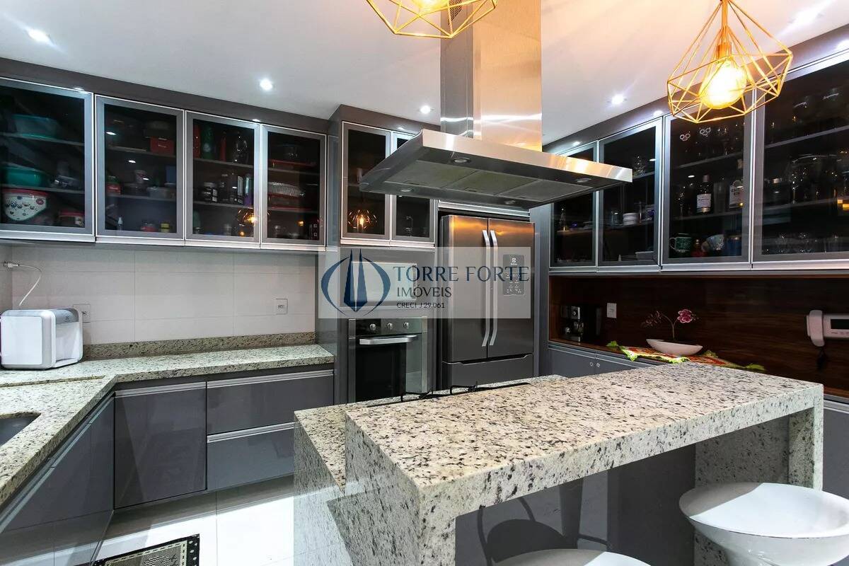 Casa, 4 quartos, 215 m² - Foto 2