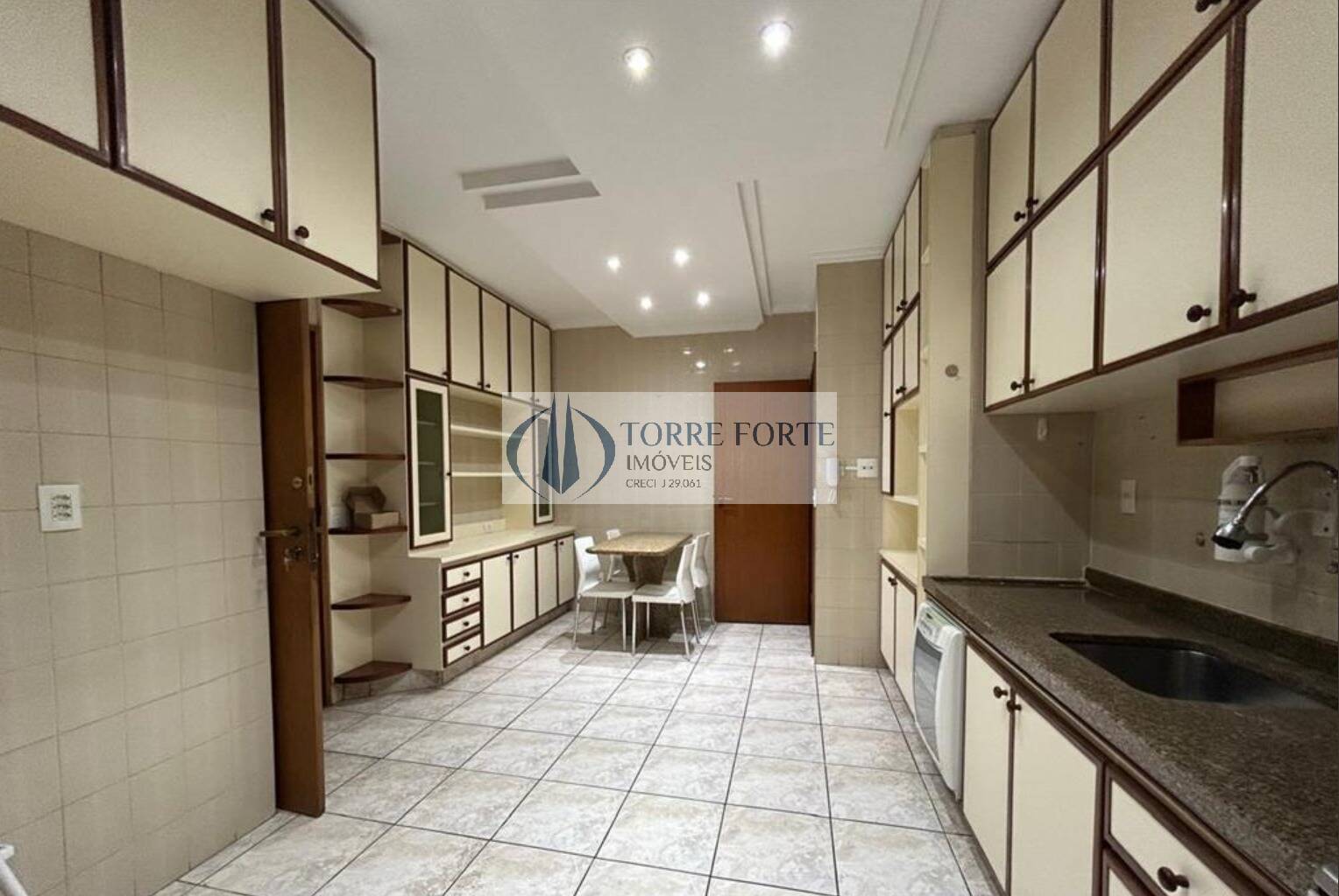 Apartamento, 3 quartos, 157 m² - Foto 2