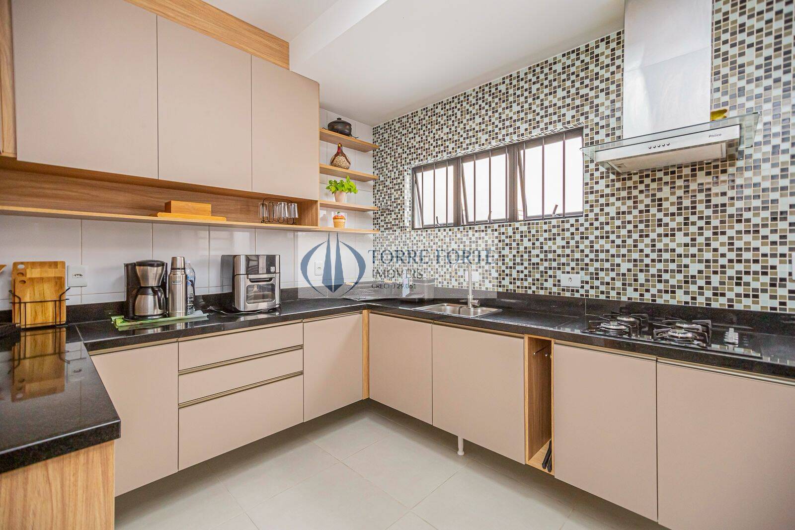 Casa, 5 quartos, 223 m² - Foto 1