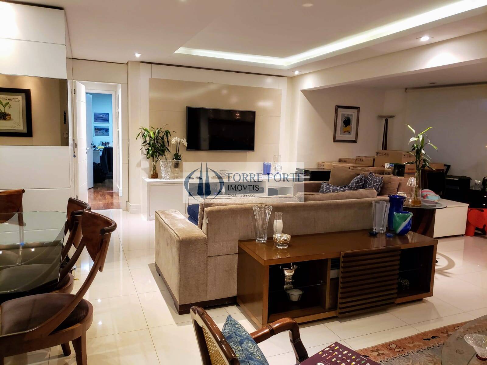 Apartamento, 3 quartos, 145 m² - Foto 1