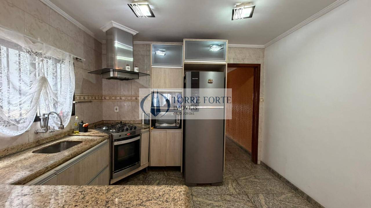 Casa, 4 quartos, 243 m² - Foto 8