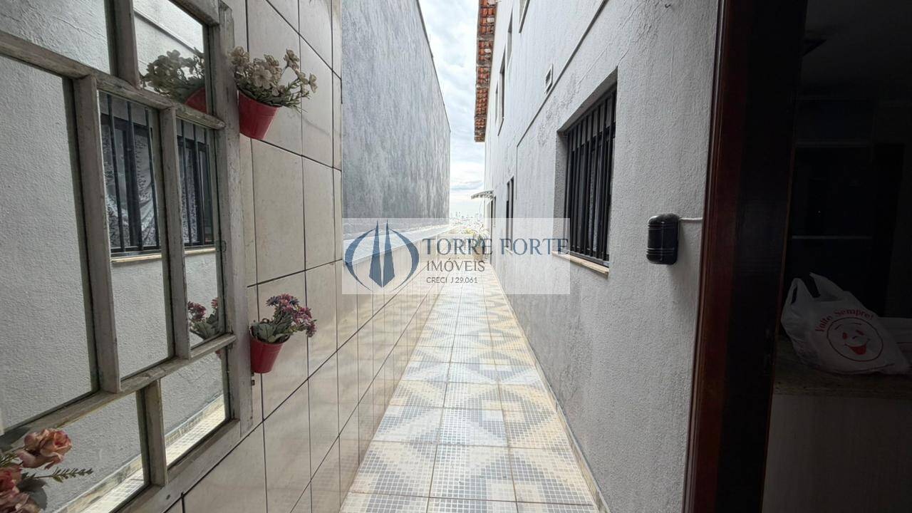 Casa, 4 quartos, 243 m² - Foto 4
