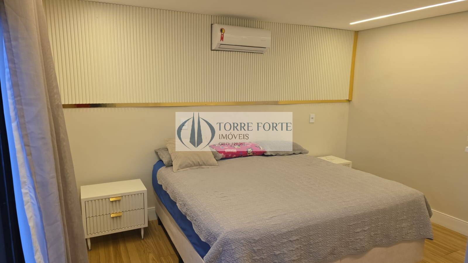 Casa à venda com 2 quartos, 220m² - Foto 12