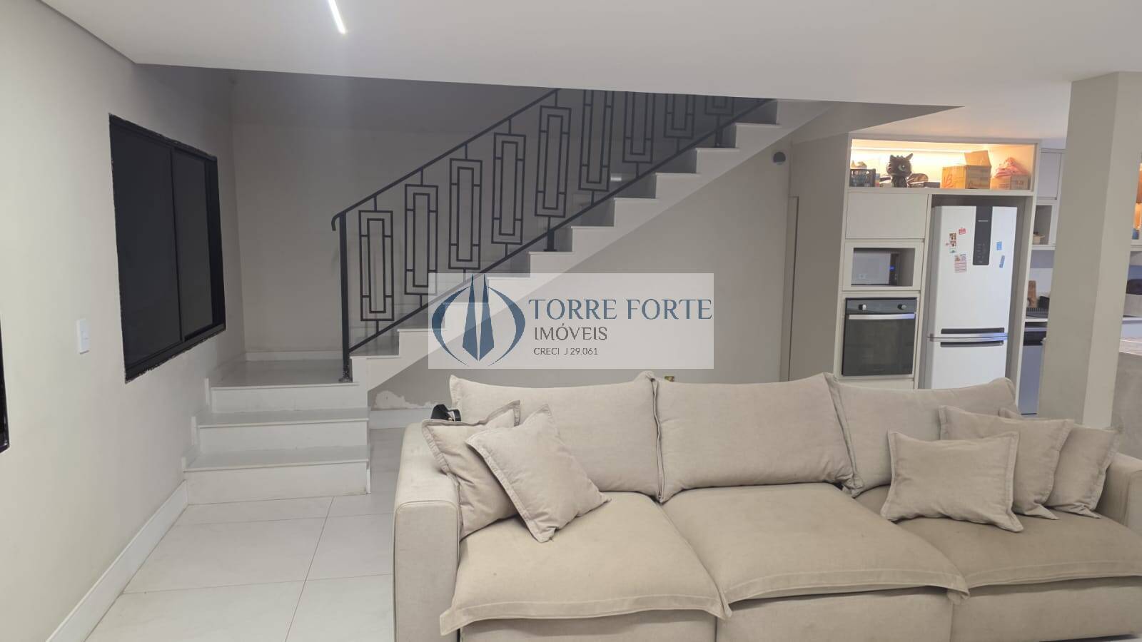 Casa à venda com 2 quartos, 220m² - Foto 1